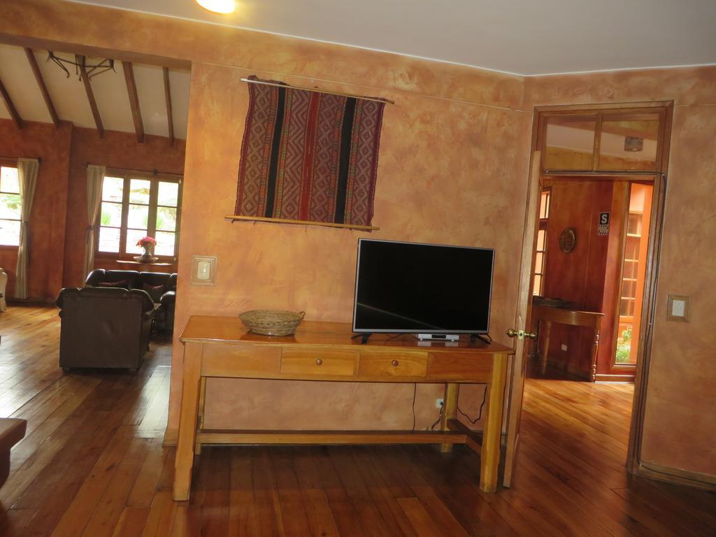 Hotel Pakaritampu โอยานไตตามโบ ภายนอก รูปภาพ