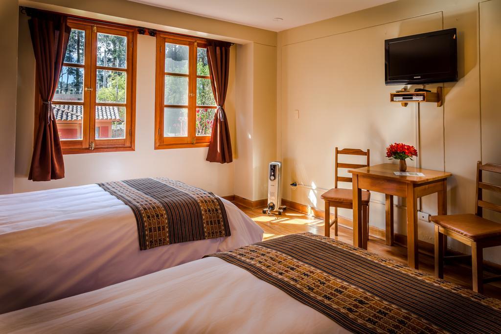 Hotel Pakaritampu โอยานไตตามโบ ภายนอก รูปภาพ